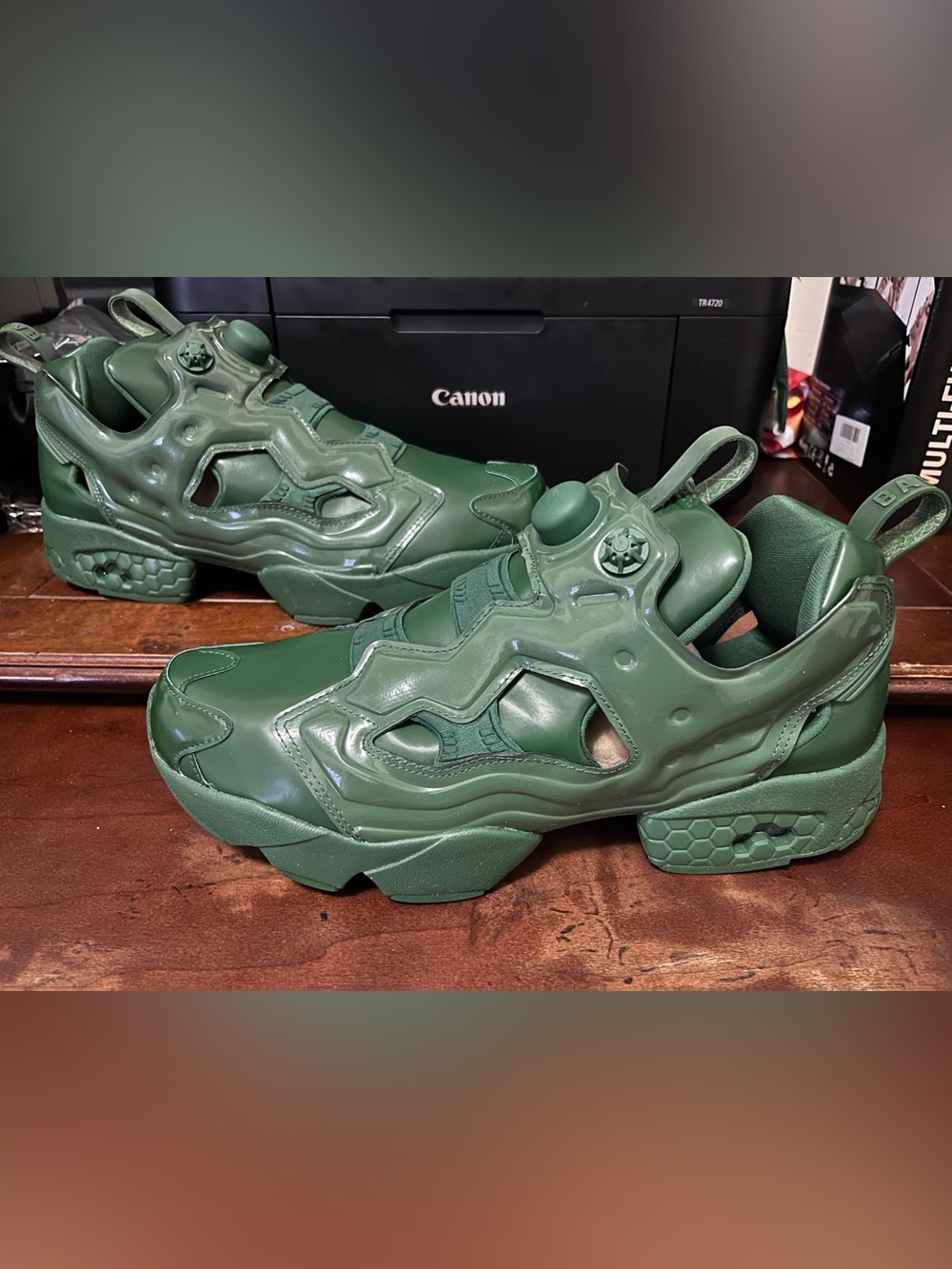 Instapump size 12 toy story green army men